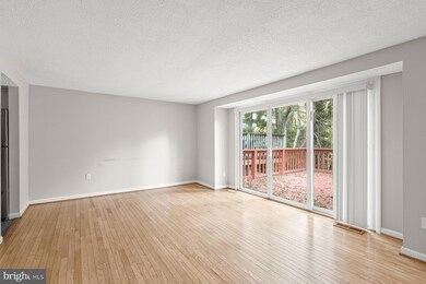 5449 Endicott Ln, Columbia, MD 21044 - photo 4