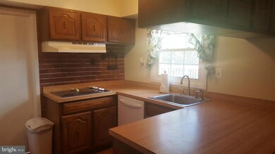 12010 Tweed Ln, Bowie, MD 20715 - photo 4