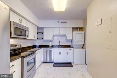 Skyline Square North and South unit 1207N, Baileys Crossroads, VA 22041 - photo 5