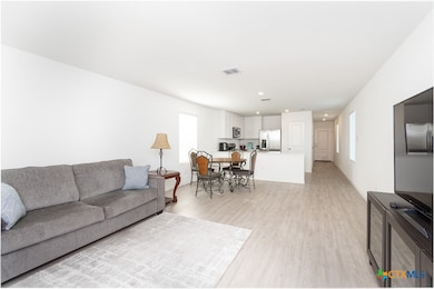 539 Commander Abbott Dr, Jarrell, TX 76537 - photo 7