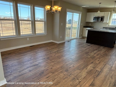 15312 Sherwood Ln, Lansing, MI 48906 - photo 7