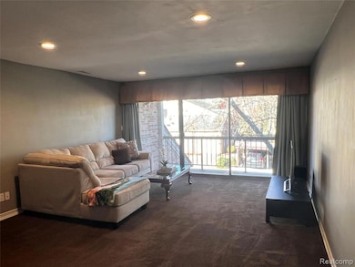 29726 Pine Ridge Cir unit 4, Farmington Hills, MI 48331 - photo 5