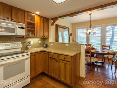 250 Creekside Way unit C-302, Burnsville, NC 28714 - photo 6