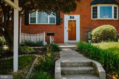 989 Regina Dr, Halethorpe, MD 21227 - photo 2