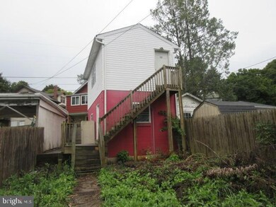 942 Upland Ave, Reading, PA 19607 - photo 7