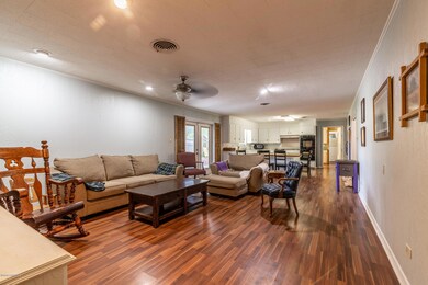 1351 Park Ave, Eunice, LA 70535 - photo 3