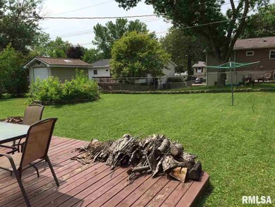 4216 Warren St, Davenport, IA 52806 - photo 2