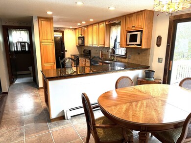 137 Rocky Meadow St, Middleboro, MA 02346 - photo 4