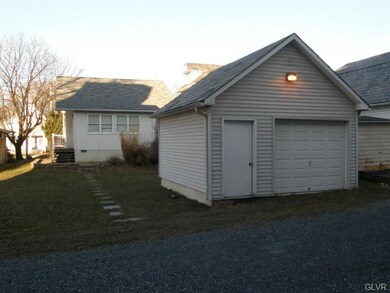 45 N Lehigh Ave, Wind Gap, PA 18091 - photo 4