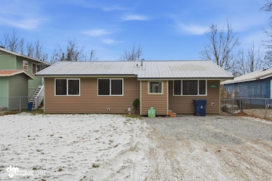 136 E Beaver Ave, Palmer, AK 99645 - photo 2