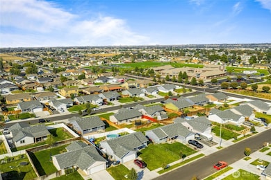 1317 W Electra St, Moses Lake, WA 98837 - photo 4