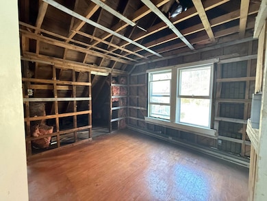 828 Old Bramwell Rd, Bluefield, WV 24701 - photo 6