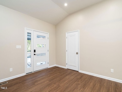 004-1280x960-entry-foyer