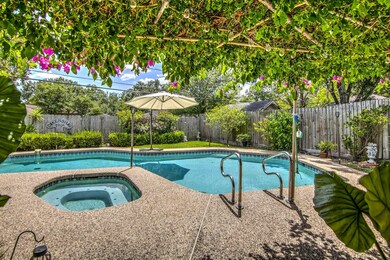 5511 Libbey Ln, Houston, TX 77092 - photo 2