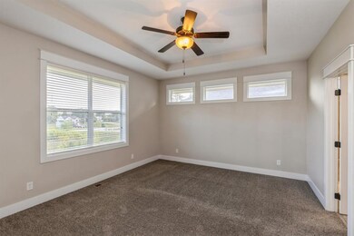 14311 Holcomb Ave, Urbandale, IA 50323 - photo 6