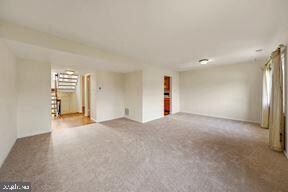 9524 Miranda Ct, Fairfax, VA 22031 - photo 5