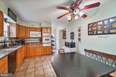 65 Woodlawn Ave, Broomall, PA 19008 - photo 5