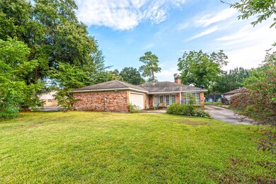 5918 Bent Bough Ln, Houston, TX 77088 - photo 4