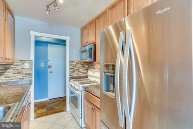 The Garfield unit 918, Washington, DC 20015 - photo 7