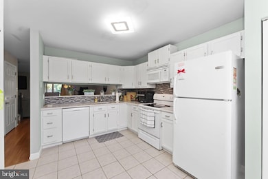 21 Beaver Run Dr, Quakertown, PA 18951 - photo 2