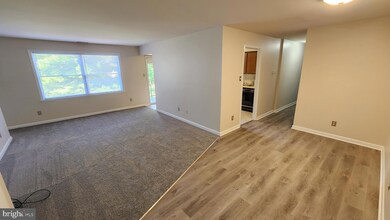 300 Chapel Ct unit 323, Walkersville, MD 21793 - photo 2