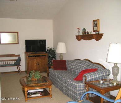8748 Lindsey Ln SW unit 22, Byron Center, MI 49315 - photo 2