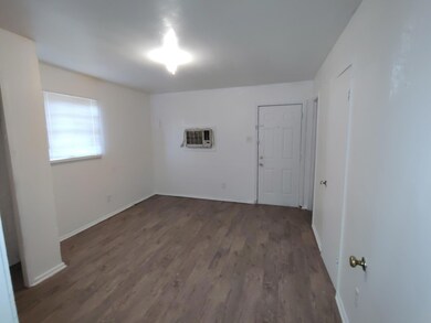 1110 41st St unit B, Lubbock, TX 79412 - photo 2