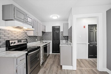 21 Pemberton St, Worcester, MA 01610 - photo 3