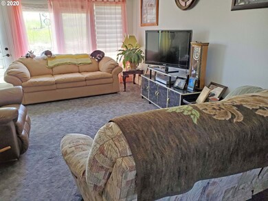 430 Frank Gilliam Dr, Heppner, OR 97836 - photo 3