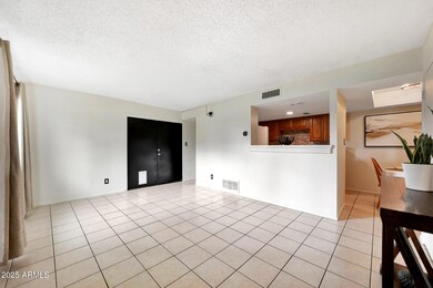 4602 E Broadway Rd unit 63, Phoenix, AZ 85040 - photo 4