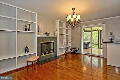 11005 Rutledge Dr, North Potomac, MD 20878 - photo 5