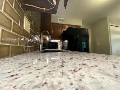 10200 Edelweiss Cir, Shawnee, KS 66203 - photo 4