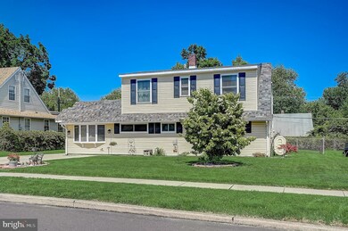 10 Red Maple Ln, Levittown, PA 19055 - photo 3