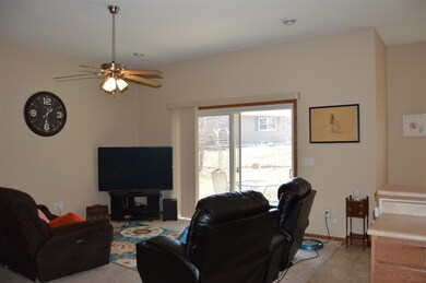 1514 Asbury Ln, Waterloo, IA 50701 - photo 4