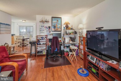 2387 Hunters Square Ct, Reston, VA 20191 - photo 5