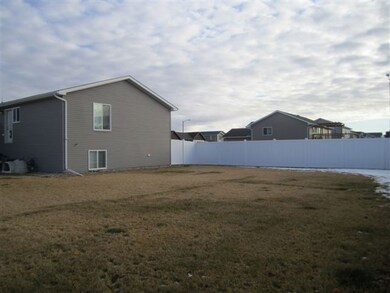 Back Yard<|><|>