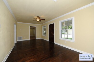 1112 N San Marcos St, Seguin, TX 78155 - photo 3