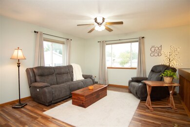 4028 Jill Dr, Waterloo, IA 50701 - photo 5