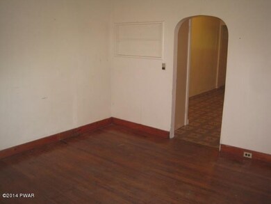 640 Paupack St, Hawley, PA 18428 - photo 5