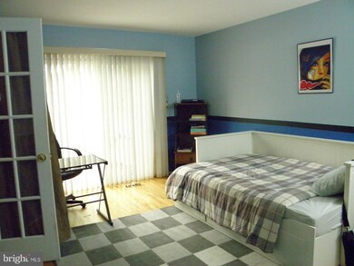 9435 Gentle Cir, Montgomery Village, MD 20886 - photo 5