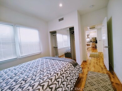 748 1/4 Ridgeley Dr, Los Angeles, CA 90036 - photo 5