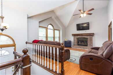 626 W Sierra Ct, Raymore, MO 64083 - photo 5