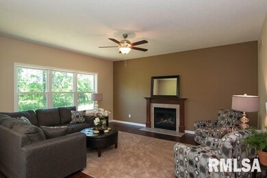 1506 Shamrock Dr, Davenport, IA 52807 - photo 3