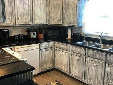 1101 W Ogara St, Harrisburg, IL 62946 - photo 5