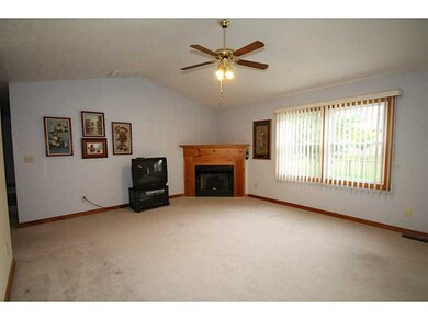 4698 Gray Fox Ct, Columbus, IN 47203 - photo 6