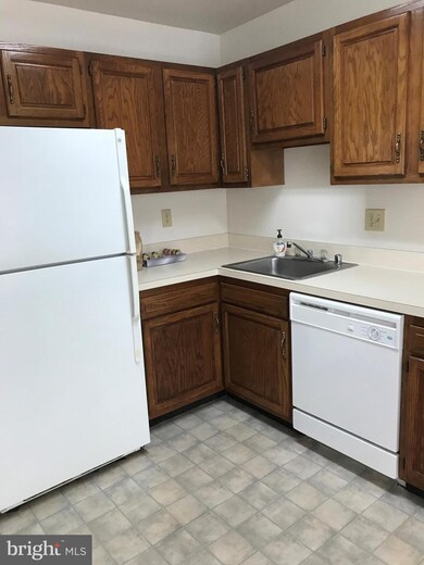 1534 Marlborough Ct, Crofton, MD 21114 - photo 3