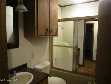 1038 Page Dr, McComb, MS 39648 - photo 4