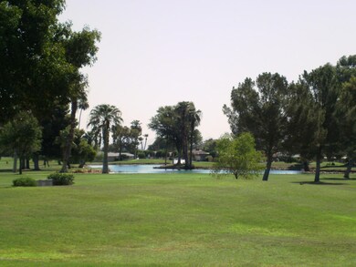 10522 W Mission Ln, Sun City, AZ 85351 - photo 2