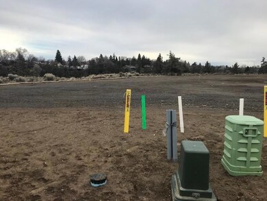 614 NW 13th St, Redmond, OR 97756 - photo 7