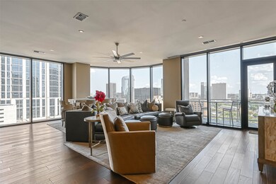 Beautiful views of the Galleria and Uptown